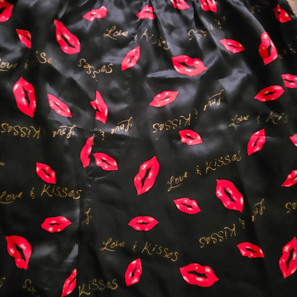 J.W.E. Designs Mens XL Silk Boxer Shorts Black Red Lips Love & Kisses Print - Picture 2 of 7